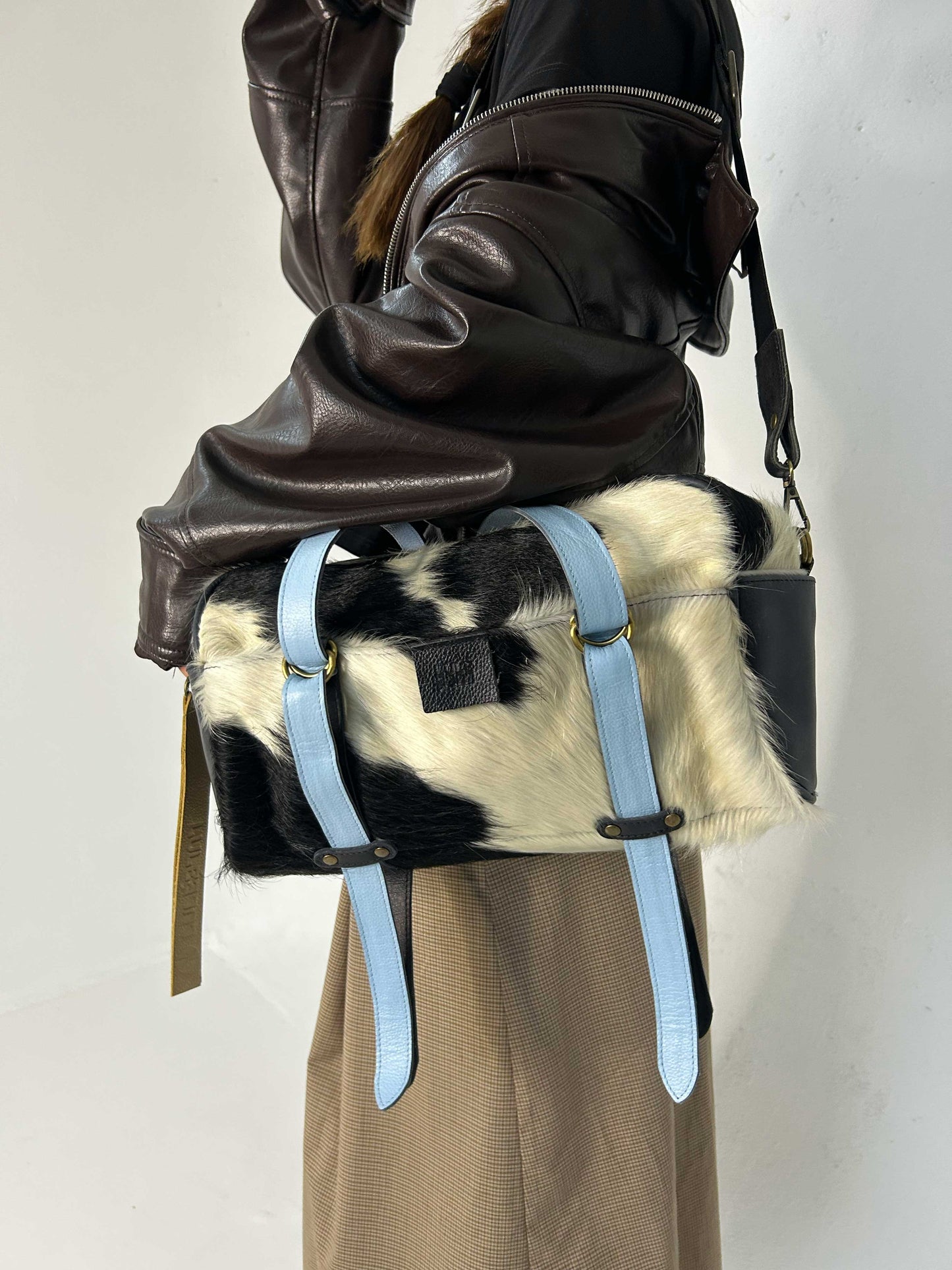 Lulé Bag Medium Black Cow