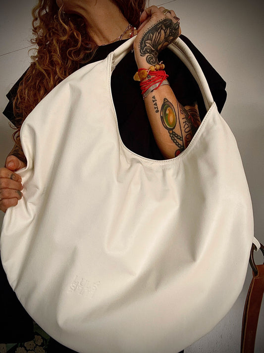 LULÉ LULÉ O.G. Bag cream leather hobo bag, open view showing spacious interior and lining